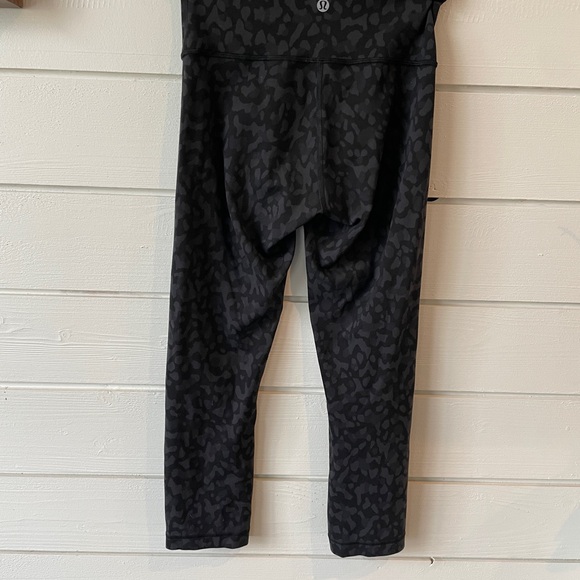 Lululemon Wunder Train High Rise Crop - Picture 2 of 6